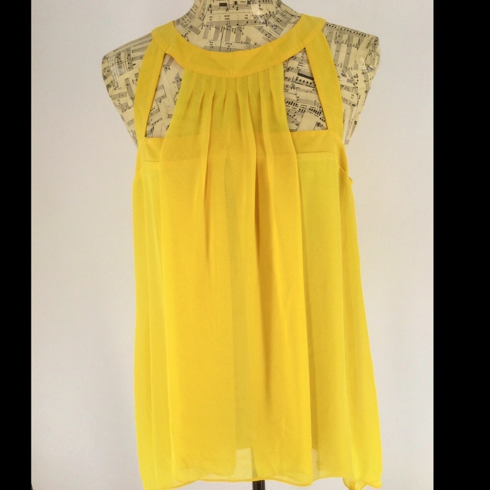 Bisou Bisou Michelle Bohbot  Med. yellow blouse